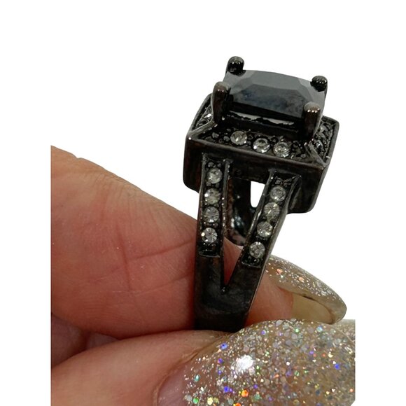 Fashion Jewelry Women’s Ring 6 Faux Square Black Princess Cut Faceted Crystals - Picture 17 of 17